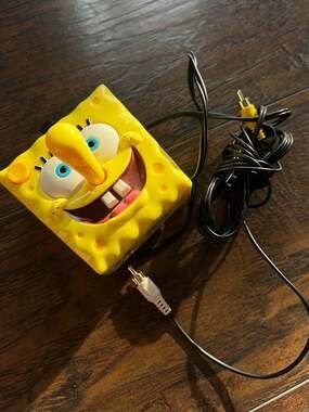 SpongeBob Squarepants 5-in-1 Plug N Play TV Games Joystick Controller (2003)